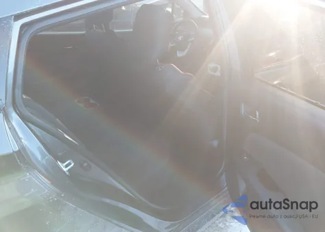 2018 Toyota Prius Two Eco z USA, uszkodzony, nr VIN JTDKARFU6J3066959